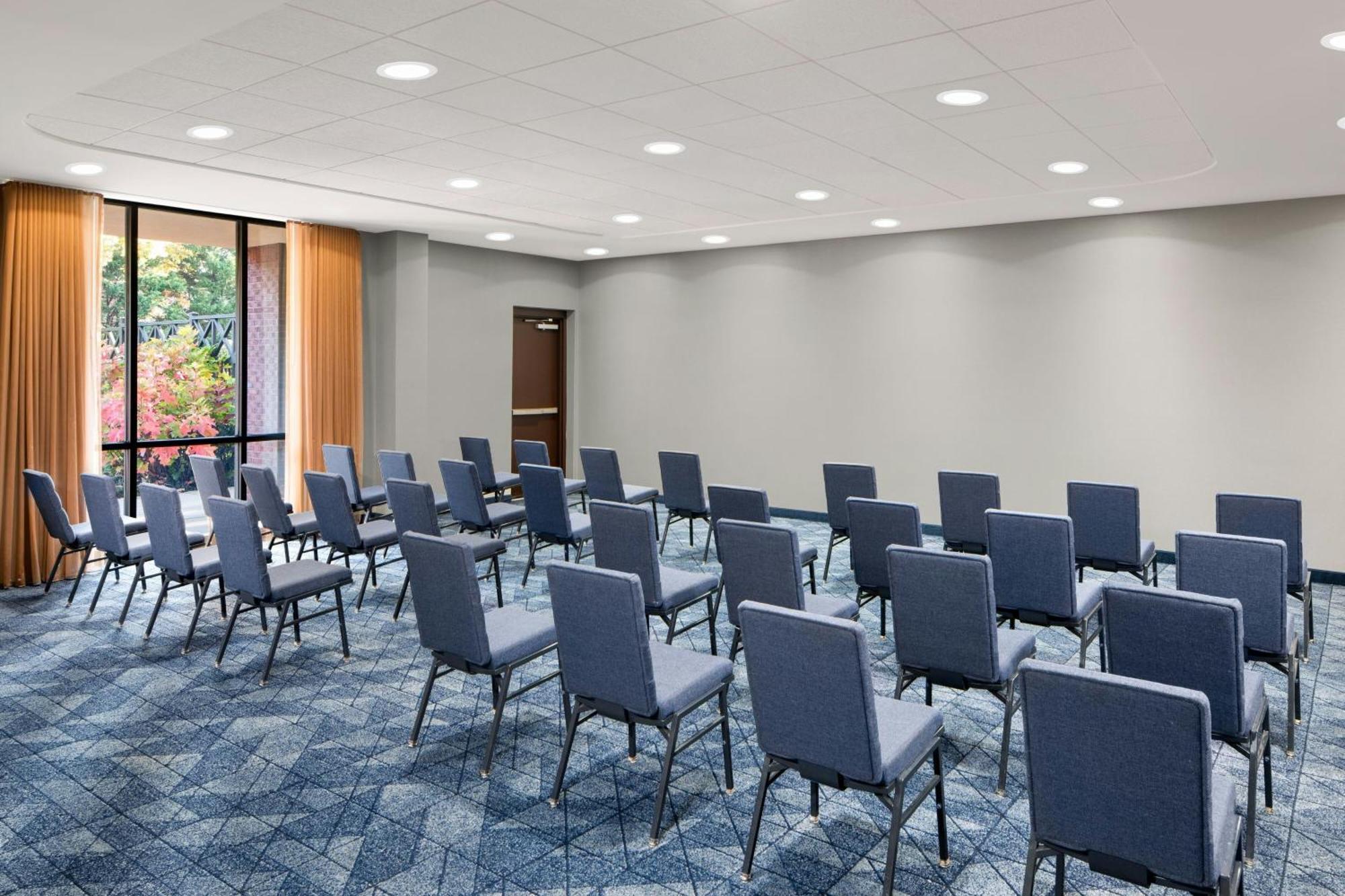 Courtyard By Marriott Knoxville Airport Алкоа Екстериор снимка