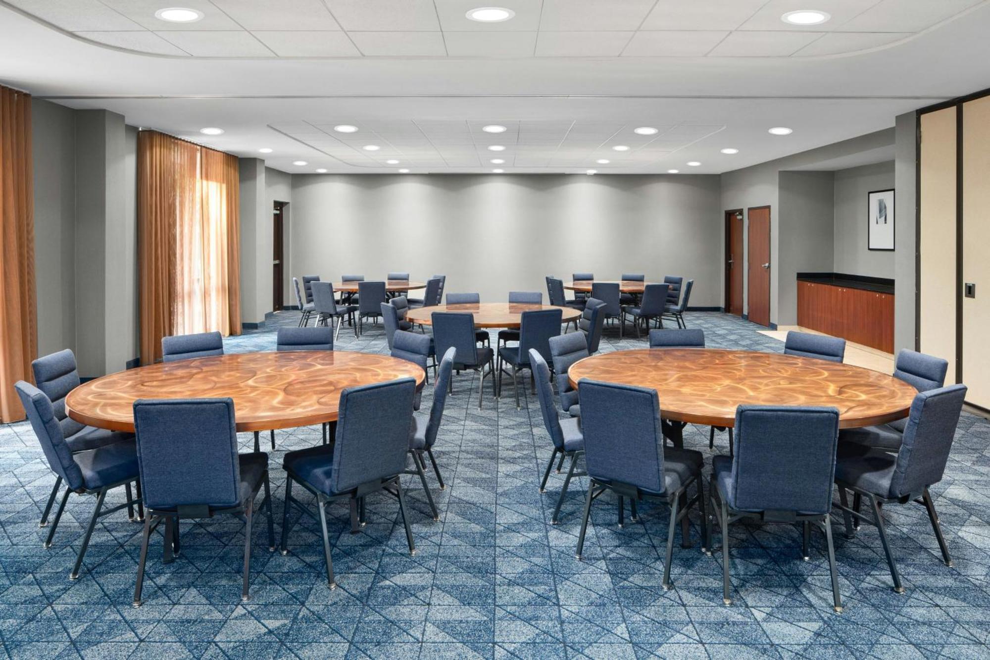 Courtyard By Marriott Knoxville Airport Алкоа Екстериор снимка