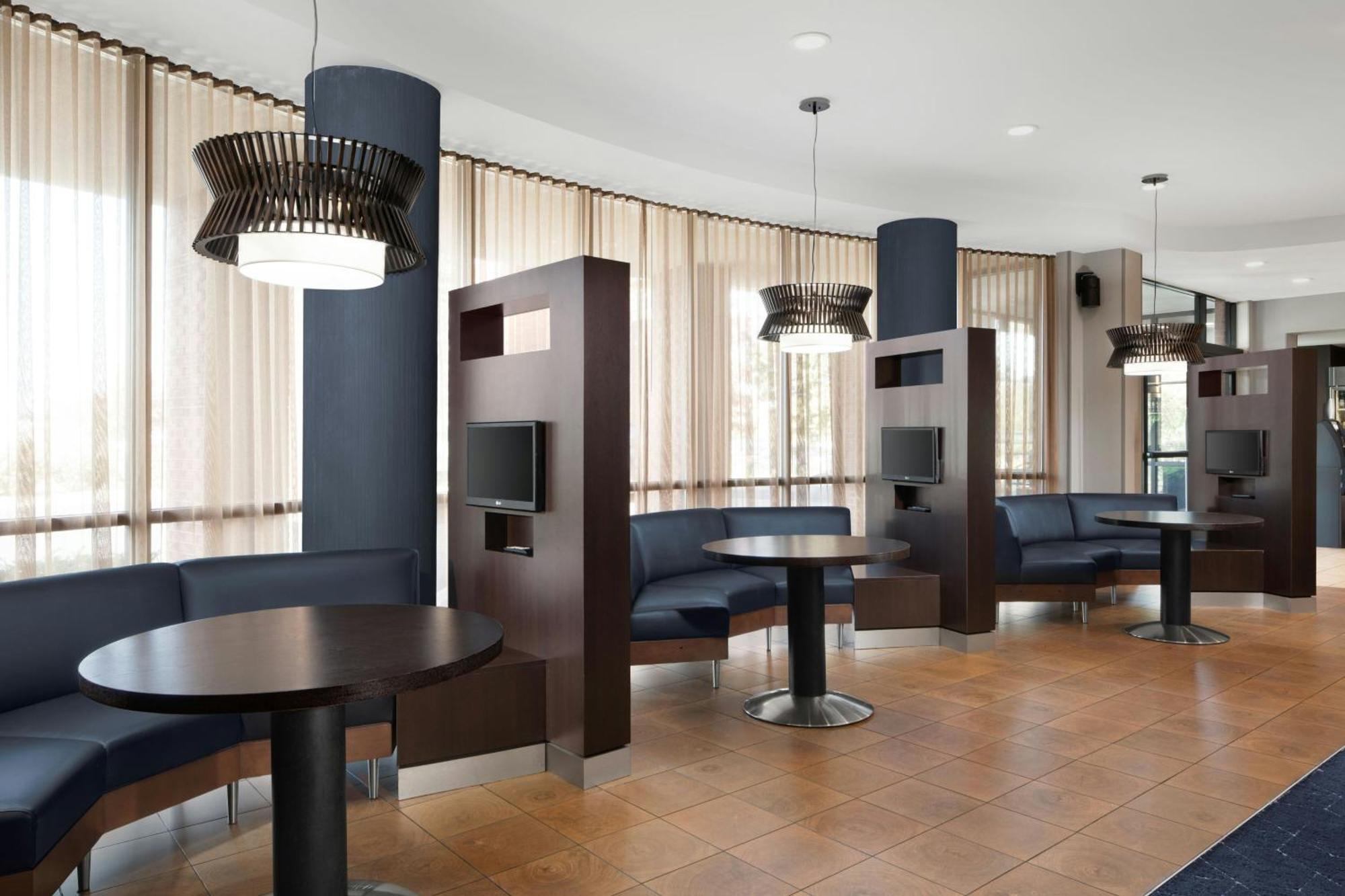 Courtyard By Marriott Knoxville Airport Алкоа Екстериор снимка
