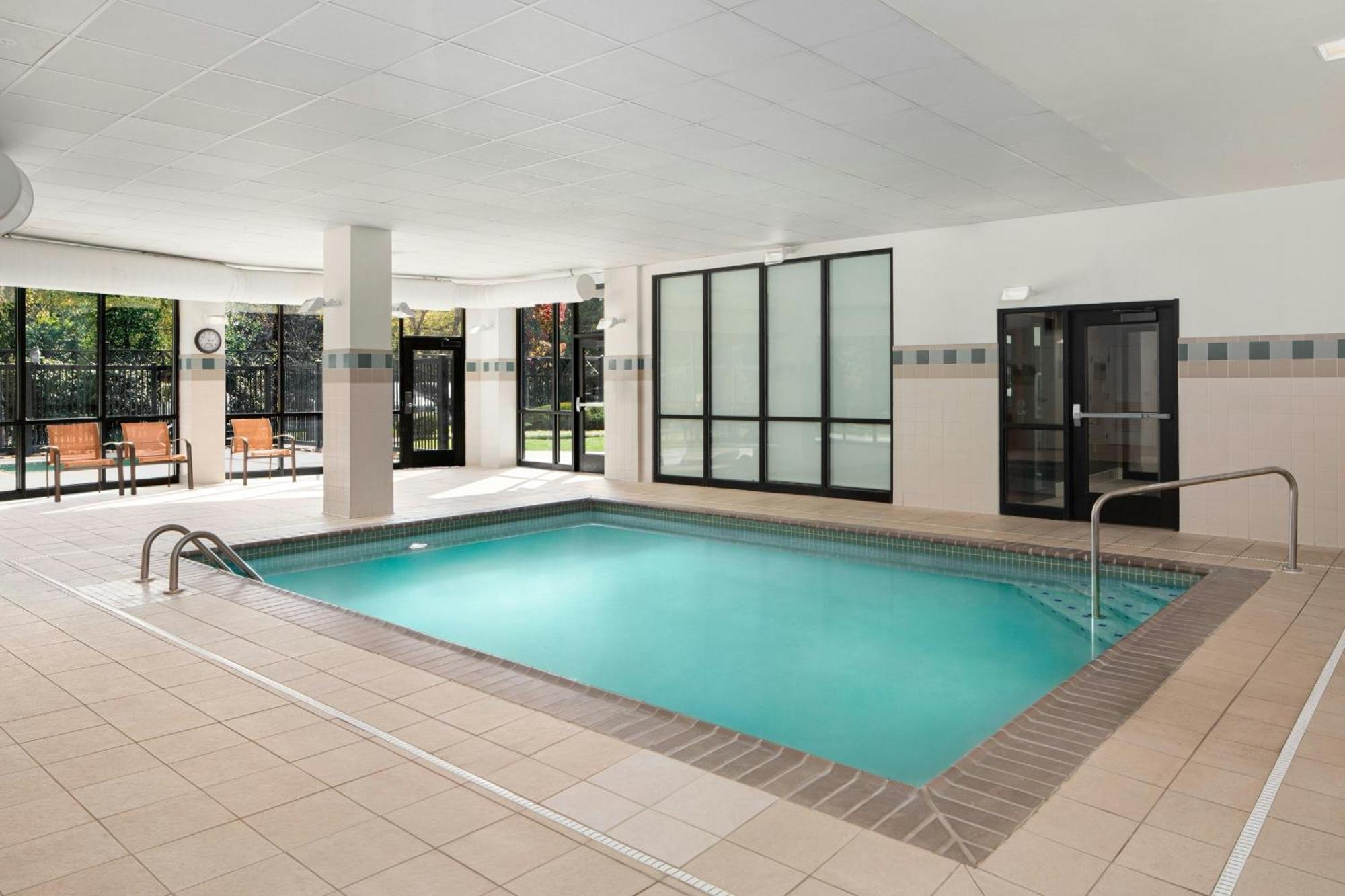 Courtyard By Marriott Knoxville Airport Алкоа Екстериор снимка