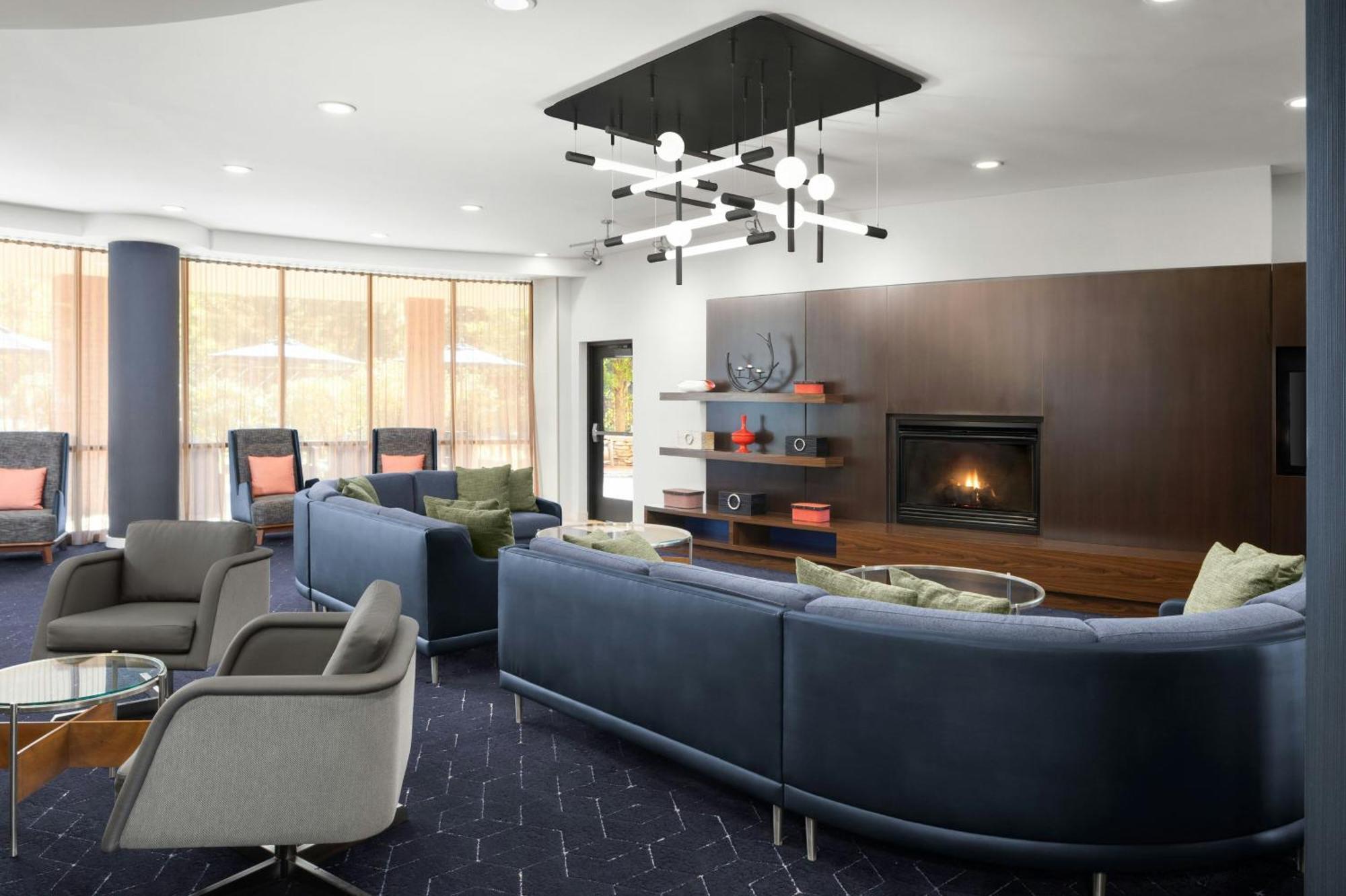 Courtyard By Marriott Knoxville Airport Алкоа Екстериор снимка