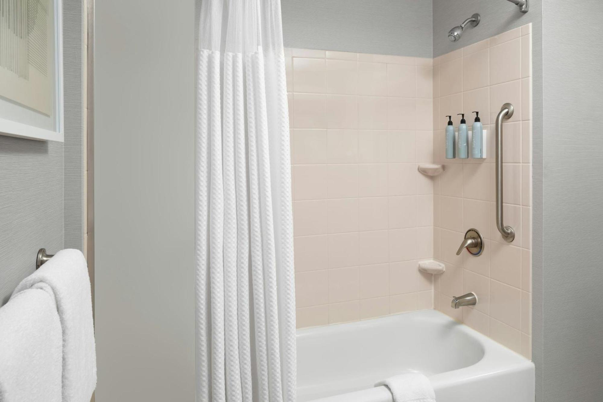 Courtyard By Marriott Knoxville Airport Алкоа Екстериор снимка