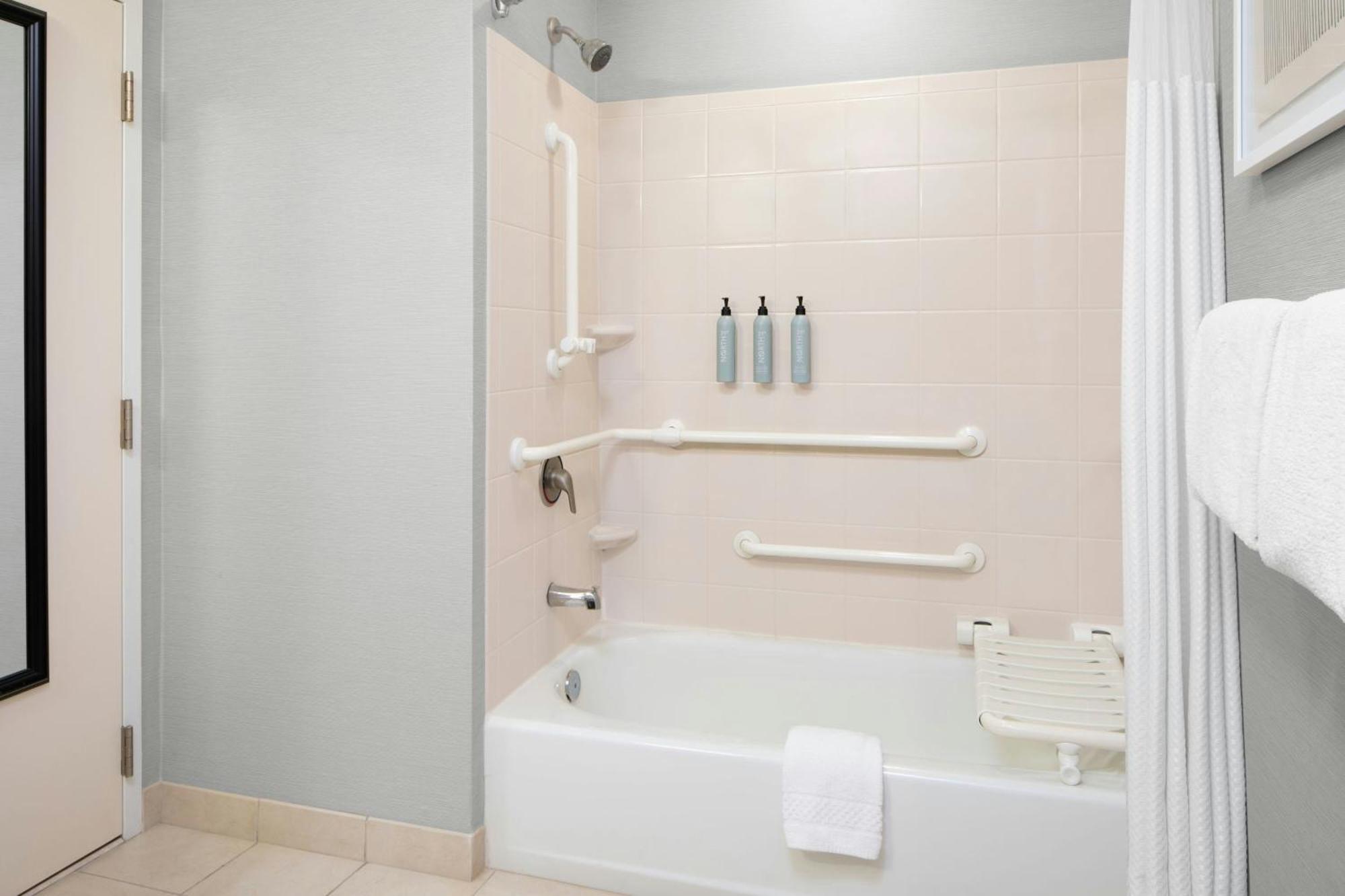 Courtyard By Marriott Knoxville Airport Алкоа Екстериор снимка