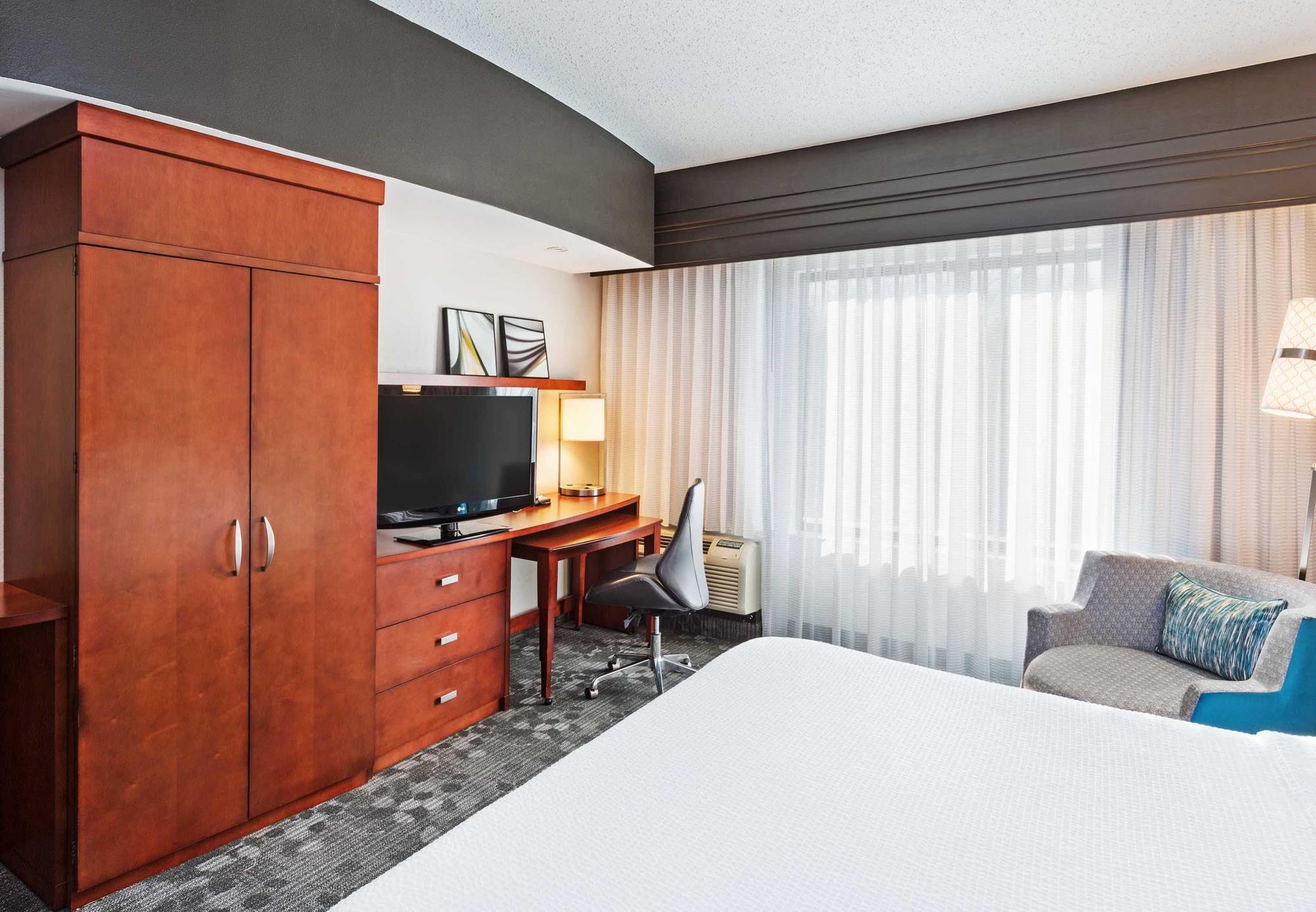 Courtyard By Marriott Knoxville Airport Алкоа Екстериор снимка